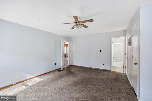 1025 LINDEN AVE, Williamstown, NJ 08094