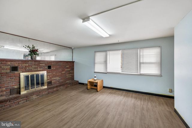 1025 LINDEN AVE, Williamstown, NJ 08094