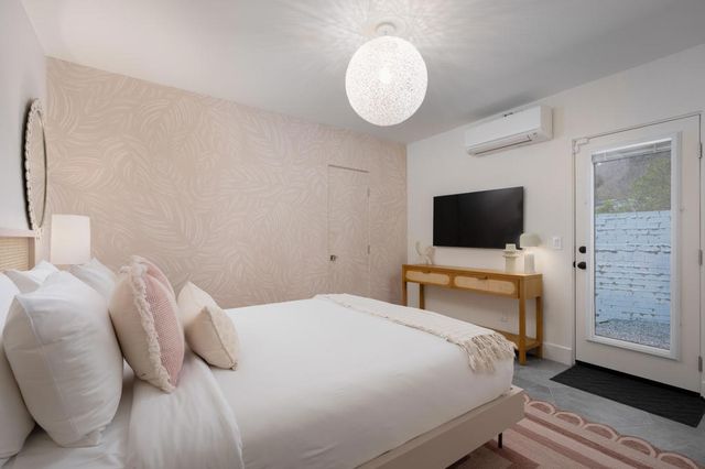 353 W Via Sol, Palm Springs, CA 92262