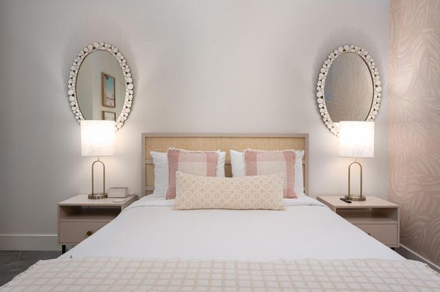 353 W Via Sol, Palm Springs, CA 92262