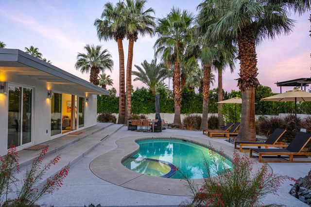 353 W Via Sol, Palm Springs, CA 92262