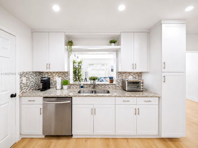 2761 SW 92nd Place, Miami, FL 33165