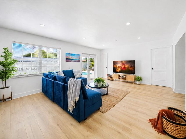 2761 SW 92nd Place, Miami, FL 33165