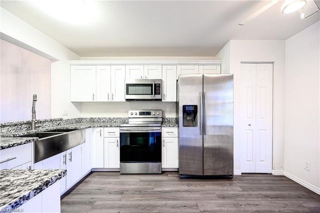 1476 Churchill CIR J-202, Naples, FL 34116