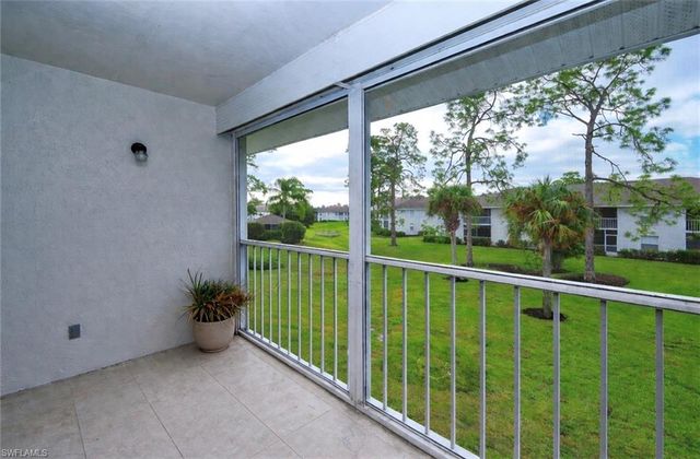 1476 Churchill CIR J-202, Naples, FL 34116