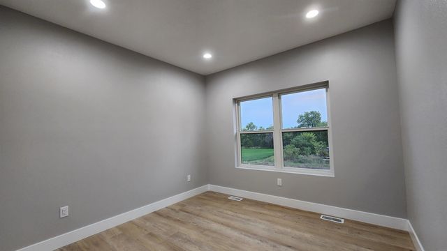 101 Pine Ridge Road, New Hartford, IA 50660