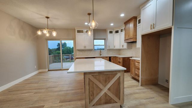 101 Pine Ridge Road, New Hartford, IA 50660