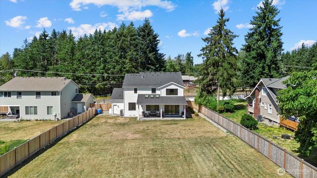 1427 114th Avenue E, Edgewood, WA 98372