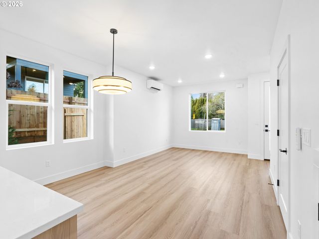 4538 Sw Garden Home Rd, Portland, OR 97219