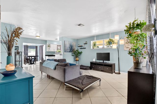 144 NW 9th Ave, Delray Beach, FL 33444