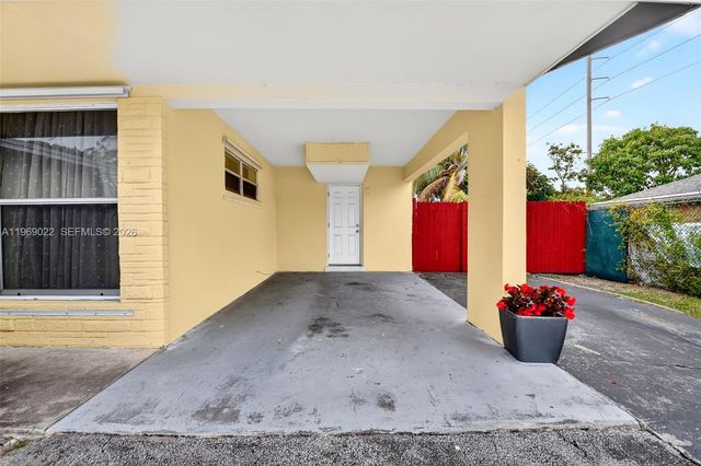 144 NW 9th Ave, Delray Beach, FL 33444