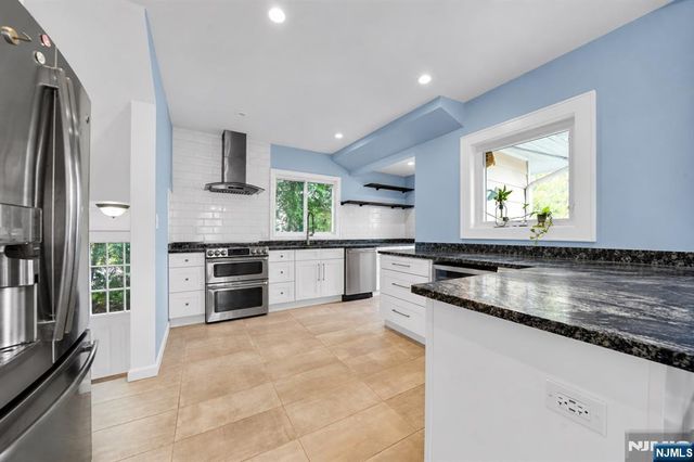 61 Buena Vista Avenue, Hawthorne, NJ 07506