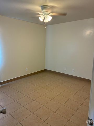 6810 Lowry Street, Bakersfield, CA 93307