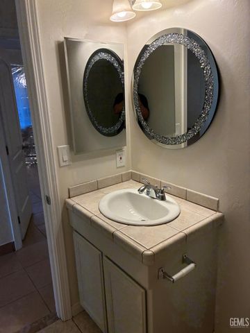 6810 Lowry Street, Bakersfield, CA 93307