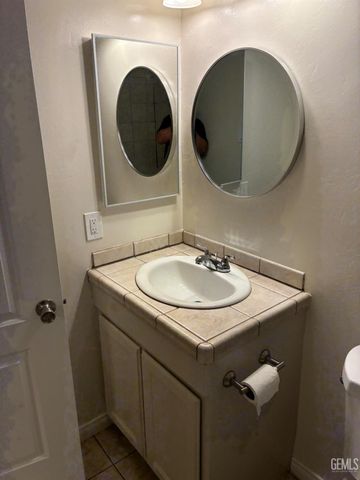 6810 Lowry Street, Bakersfield, CA 93307