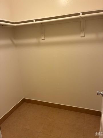 6810 Lowry Street, Bakersfield, CA 93307