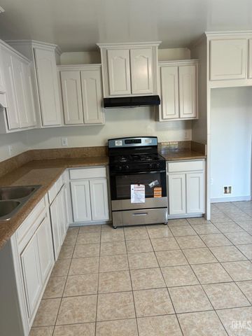 6810 Lowry Street, Bakersfield, CA 93307