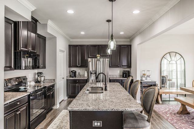 156 Hackney Ln, Gallatin, TN 37066