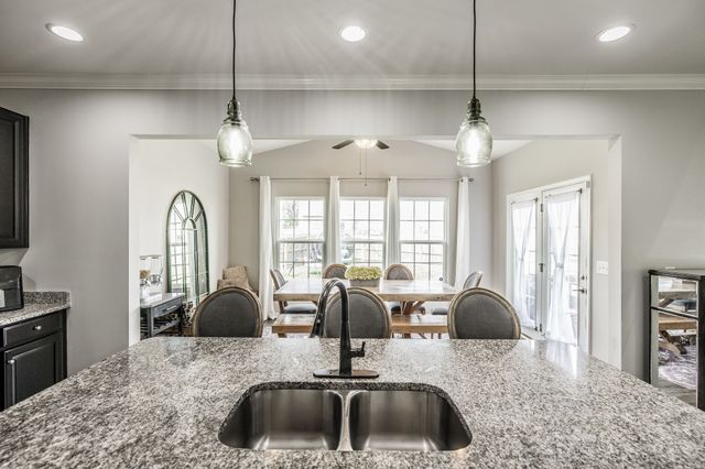 156 Hackney Ln, Gallatin, TN 37066