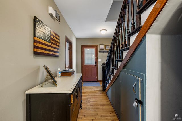 1224 Pierre Street, Manhattan, KS 66502