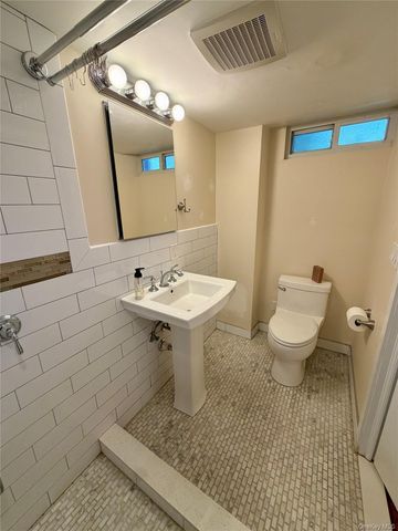 19323 Station Road, Flushing, NY 11358