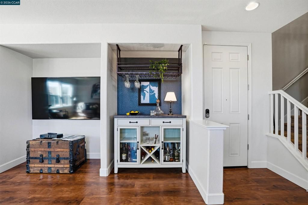 Image 11 of property listing at 527 Falling Star Dr, Martinez, CA 94553