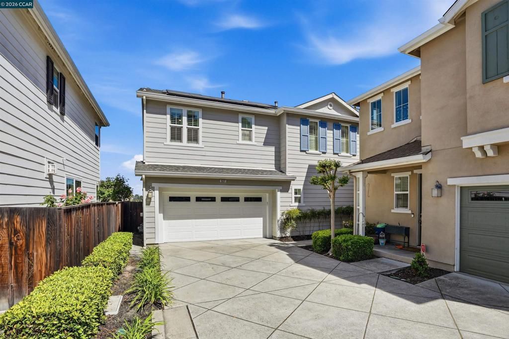 Image 2 of property listing at 527 Falling Star Dr, Martinez, CA 94553