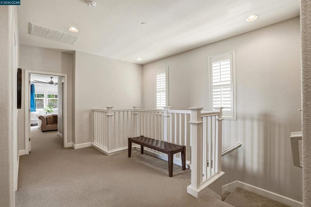 Image 22 of property listing at 527 Falling Star Dr, Martinez, CA 94553