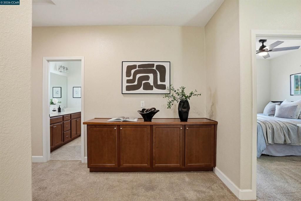 Image 35 of property listing at 527 Falling Star Dr, Martinez, CA 94553