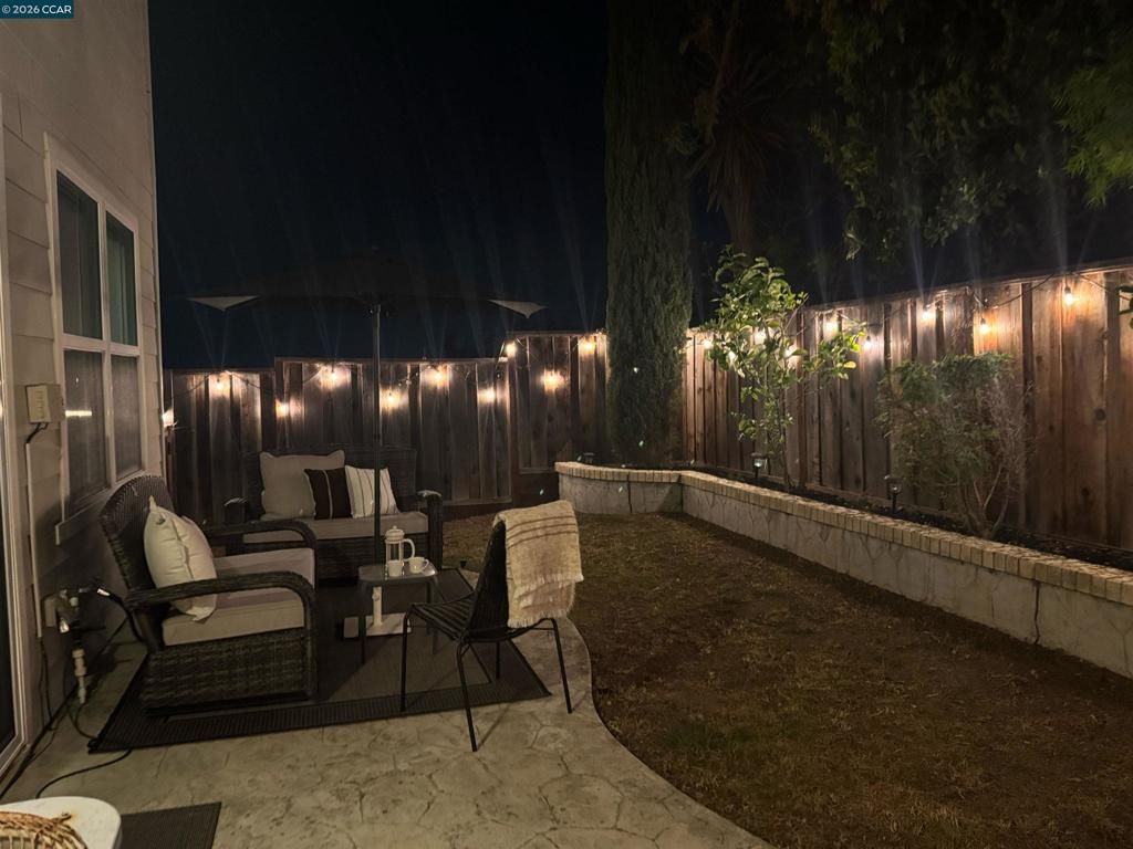 Image 44 of property listing at 527 Falling Star Dr, Martinez, CA 94553