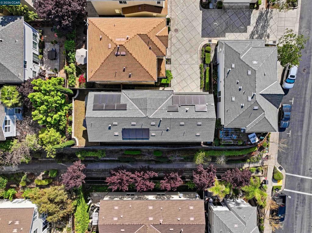 Image 50 of property listing at 527 Falling Star Dr, Martinez, CA 94553