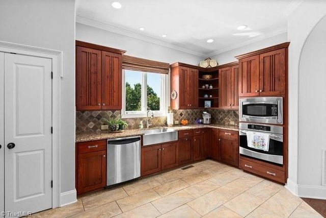 1014 Salem Village Lane, Clemmons, NC 27012