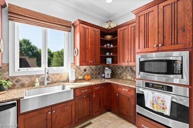 1014 Salem Village Lane, Clemmons, NC 27012