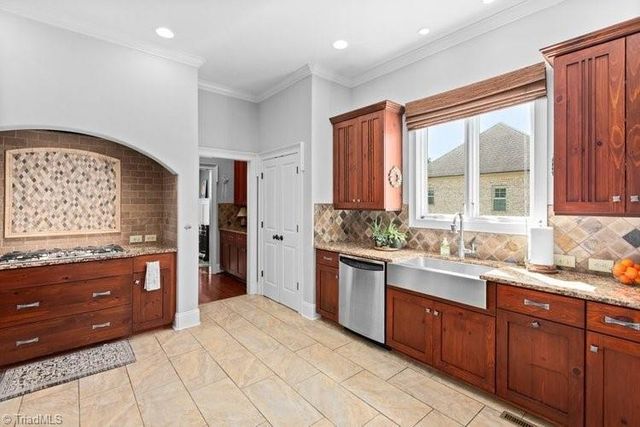 1014 Salem Village Lane, Clemmons, NC 27012