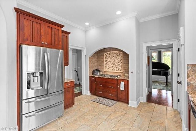 1014 Salem Village Lane, Clemmons, NC 27012