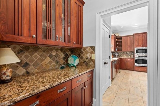 1014 Salem Village Lane, Clemmons, NC 27012