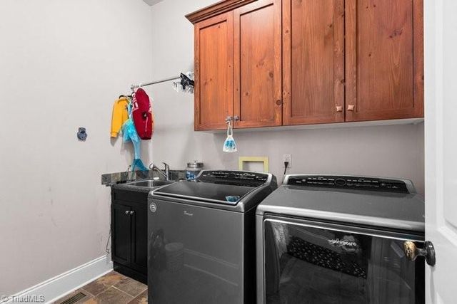 1014 Salem Village Lane, Clemmons, NC 27012