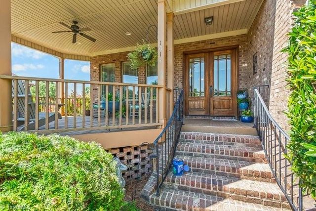1014 Salem Village Lane, Clemmons, NC 27012