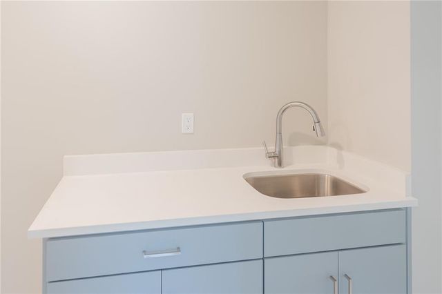 17144 W 164th Terrace, Olathe, KS 66062