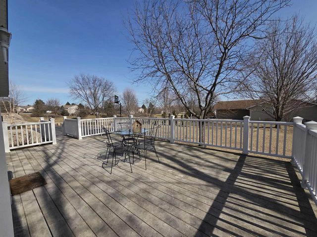 N6769 Donlin Drive, Pardeeville, WI 53954