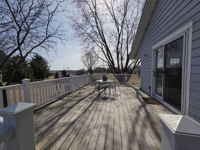 N6769 Donlin Drive, Pardeeville, WI 53954