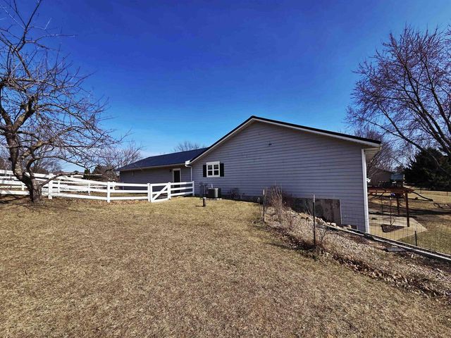 N6769 Donlin Drive, Pardeeville, WI 53954