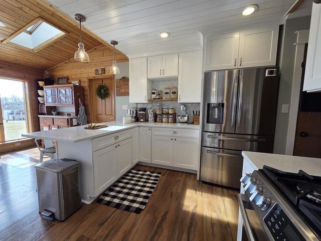 N6769 Donlin Drive, Pardeeville, WI 53954