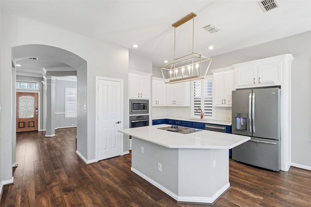 2506 Grizzly Run Lane, Euless, TX 76039