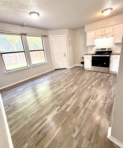 10208 Leatherwood Drive, Fort Worth, TX 76108