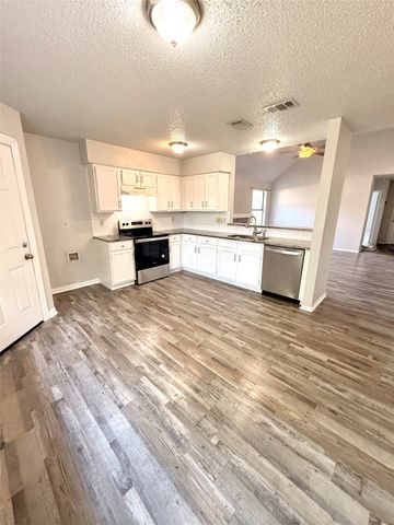 10208 Leatherwood Drive, Fort Worth, TX 76108