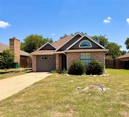 10208 Leatherwood Drive, Fort Worth, TX 76108