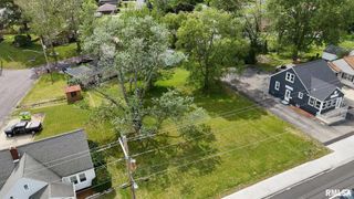 2506 COURT Street, Pekin, IL 61554