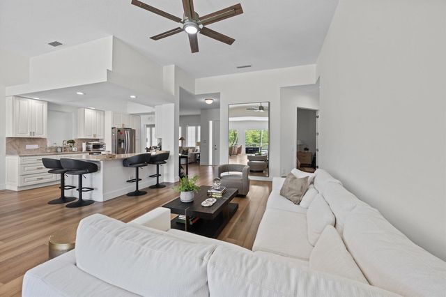 2057 Futana Way, Wellington, FL 33414