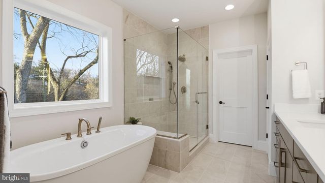 1816 N JACKSON ST, Arlington, VA 22201